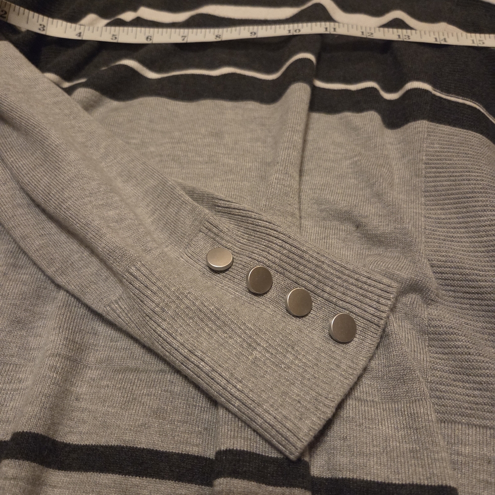 Womens Gray and Black Striped Sweater Large - Picture 8 of 9
